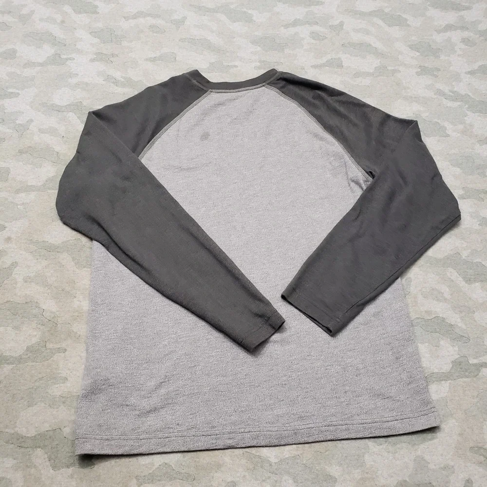 The North Face Shirt Mens Medium Gray Pullover Long Sleeve Raglan